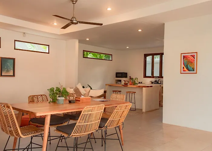 Charming 3 Bedrooms In The Heart Of Canggu, Echo Canggu (Bali)